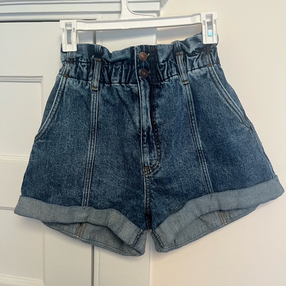 Abercrombie high rise paper bag shorts size 10 / 30
